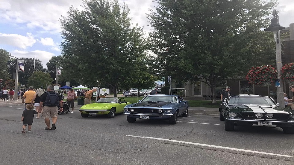 Cruise night Eglington square